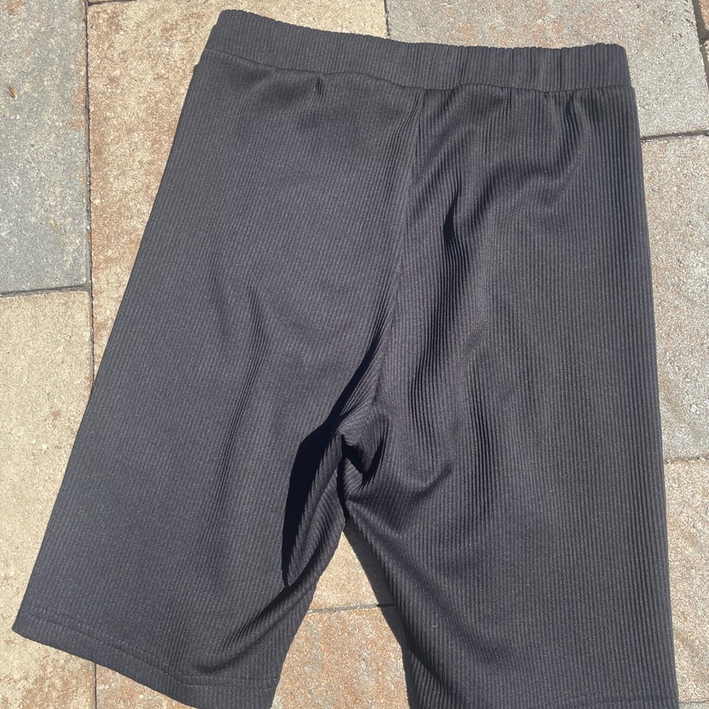H&M Black Ribbed Shorts - Picture 2 of 3